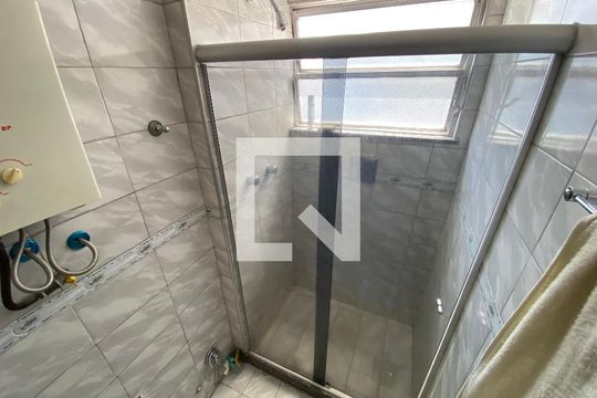 Banheiro de apartamento à venda com 1 quarto, 62m² em Encantado, Rio de Janeiro