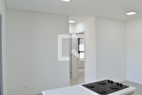 Sala/Cozinha de apartamento à venda com 2 quartos, 73m² em Cabral, Curitiba