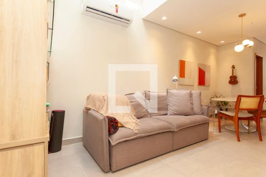 Sala de casa à venda com 3 quartos, 120m² em Jardim Ernestina, São Paulo