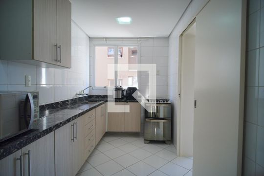 Cozinha de apartamento à venda com 3 quartos, 130m² em Centro, São Leopoldo