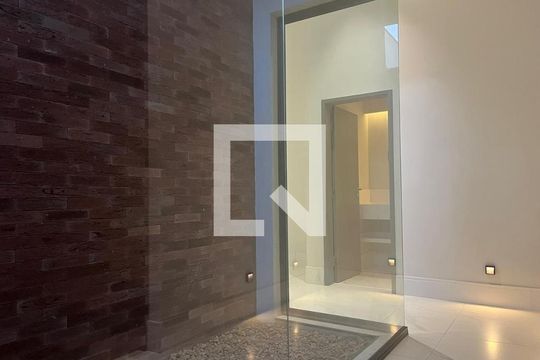 Sala de casa de condomínio para alugar com 3 quartos, 297m² em Condomínio Chácara dos Eucaliptos, São José dos Campos