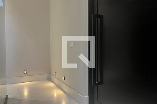 Sala de casa de condomínio para alugar com 3 quartos, 297m² em Condomínio Chácara dos Eucaliptos, São José dos Campos