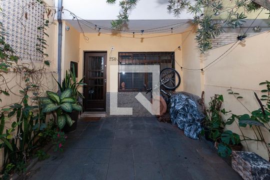 Garagem de casa à venda com 2 quartos, 130m² em Vila Anglo Brasileira, São Paulo