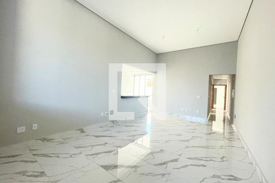 Sala de casa à venda com 3 quartos, 130m² em Sinimbu, Belo Horizonte