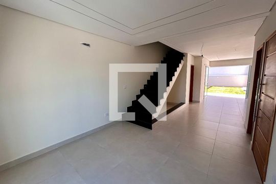 Sala de casa à venda com 4 quartos, 135m² em Vila Augusta, Guarulhos