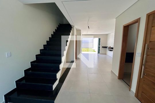 Sala de casa à venda com 4 quartos, 135m² em Vila Augusta, Guarulhos