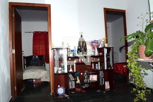 Sala 2 de casa para alugar com 3 quartos, 75m² em Tupi, Belo Horizonte