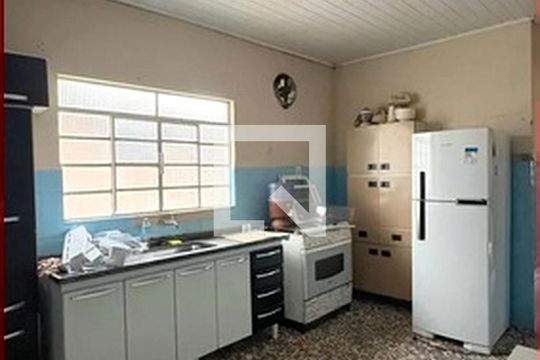Casa para alugar com 3 quartos, 180m² em Vila Tatetuba, São José dos Campos