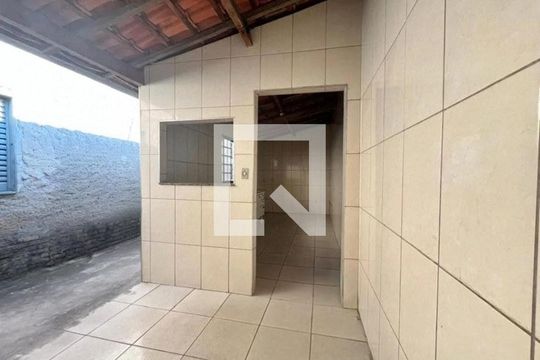 Casa para alugar com 2 quartos, 137m² em Milionários, Belo Horizonte