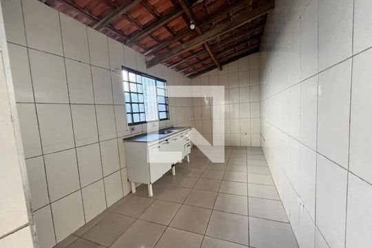Casa para alugar com 2 quartos, 137m² em Milionários, Belo Horizonte