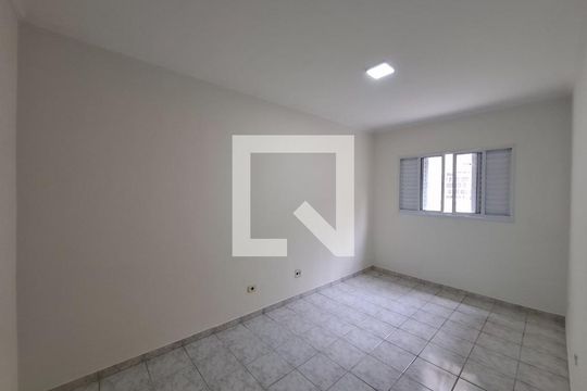 Quarto de casa à venda com 4 quartos, 200m² em Jardim Luanda, São Paulo
