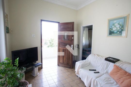 Sala de casa para alugar com 3 quartos, 450m² em Tanque, Rio de Janeiro