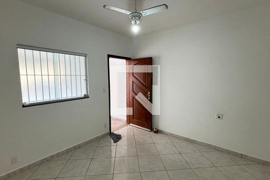 Sala de casa à venda com 2 quartos, 100m² em Vila Pires, Santo André
