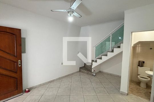 Sala de casa à venda com 2 quartos, 100m² em Vila Pires, Santo André