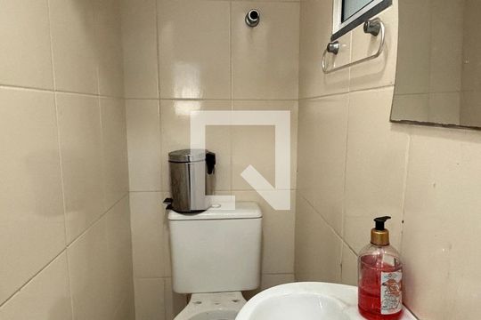 Lavabo de casa à venda com 2 quartos, 100m² em Vila Pires, Santo André