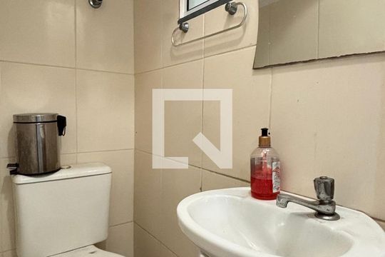 Lavabo de casa à venda com 2 quartos, 100m² em Vila Pires, Santo André
