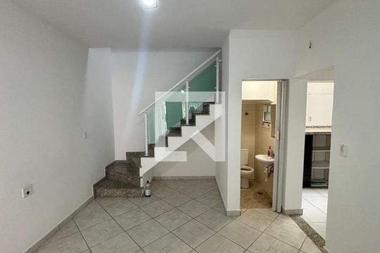Sala de casa à venda com 2 quartos, 100m² em Vila Pires, Santo André