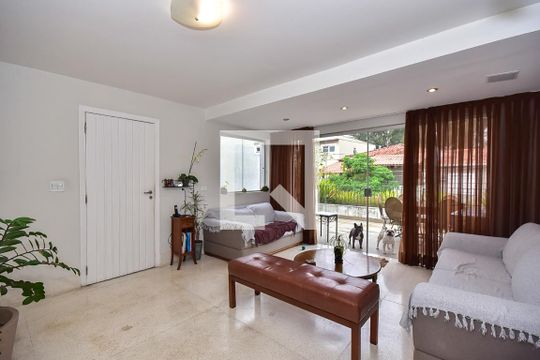 Sala de casa à venda com 3 quartos, 260m² em Vila Progredior, São Paulo