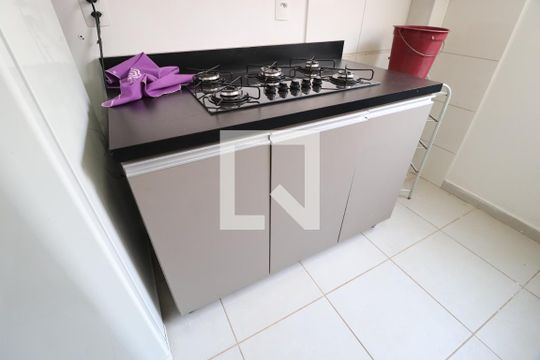 Cozinha de apartamento para alugar com 2 quartos, 47m² em Grand Ville, Uberlândia