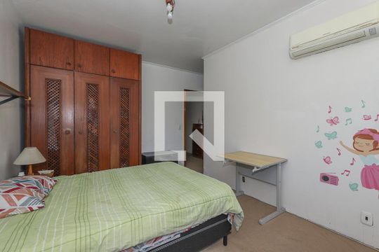 Quarto Suíte de casa à venda com 3 quartos, 308m² em Boa Vista, Porto Alegre