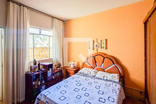 Quarto de casa à venda com 5 quartos, 253m² em Paraíso, Belo Horizonte