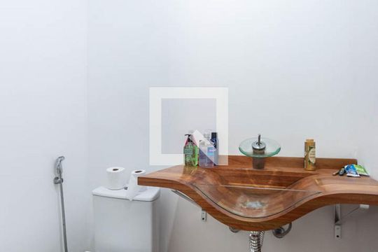 Lavabo de casa à venda com 4 quartos, 250m² em Grajaú, Rio de Janeiro