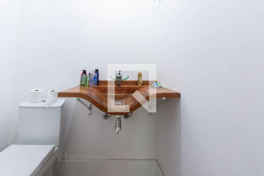 Lavabo de casa à venda com 4 quartos, 250m² em Grajaú, Rio de Janeiro