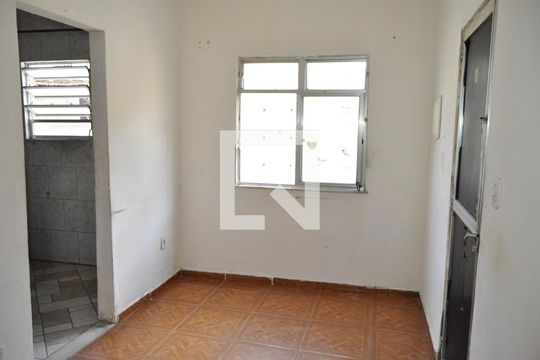 Sala de apartamento para alugar com 2 quartos, 80m² em Pilares, Rio de Janeiro
