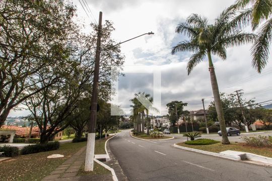 Fachada de casa à venda com 4 quartos, 400m² em Alphaville, Santana de Parnaíba