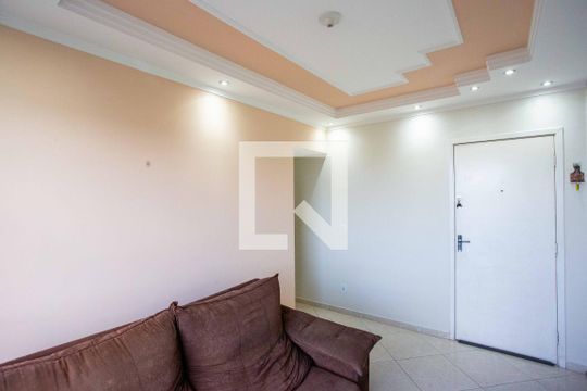 Sala de apartamento à venda com 2 quartos, 44m² em Canhema, Diadema