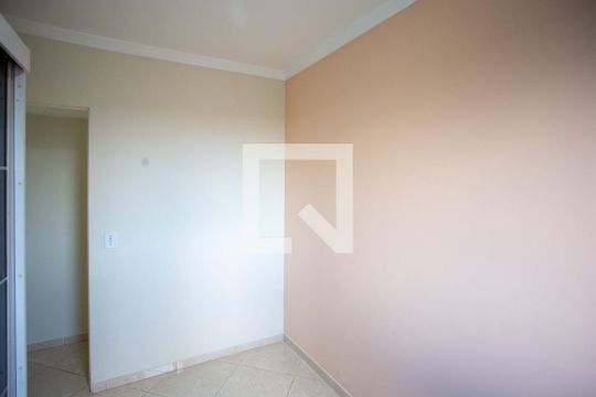 Quarto 2 de apartamento à venda com 2 quartos, 44m² em Canhema, Diadema