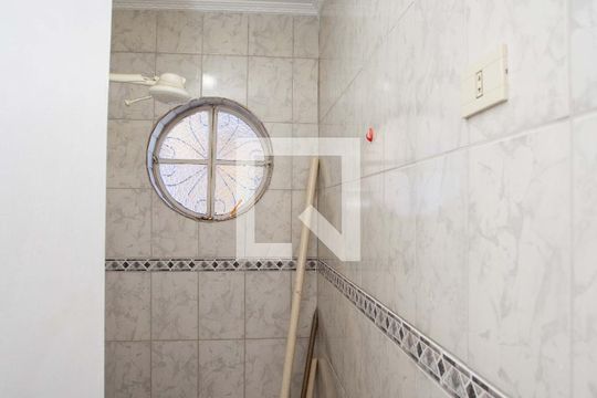 Lavabo de casa para alugar com 3 quartos, 105m² em Taboão, Diadema