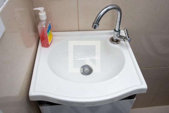 Lavabo de casa para alugar com 2 quartos, 140m² em Taboão, Diadema