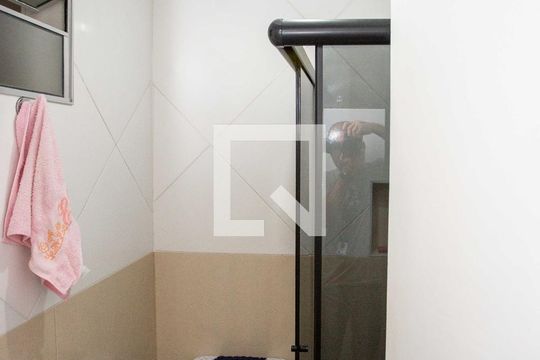 Lavabo de casa para alugar com 2 quartos, 140m² em Taboão, Diadema
