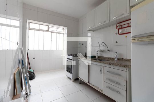 Cozinha de apartamento para alugar com 2 quartos, 74m² em Vila das Merces, São Paulo