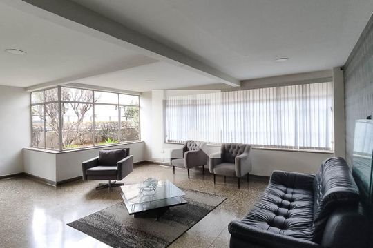 Hall de Entrada de apartamento para alugar com 2 quartos, 74m² em Vila das Merces, São Paulo