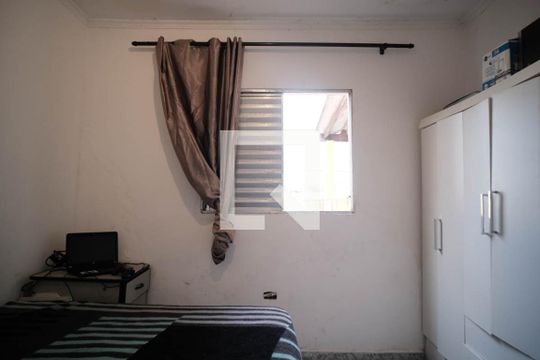 Quarto 2 de casa à venda com 5 quartos, 200m² em Jardim Santo Antonio, São Paulo