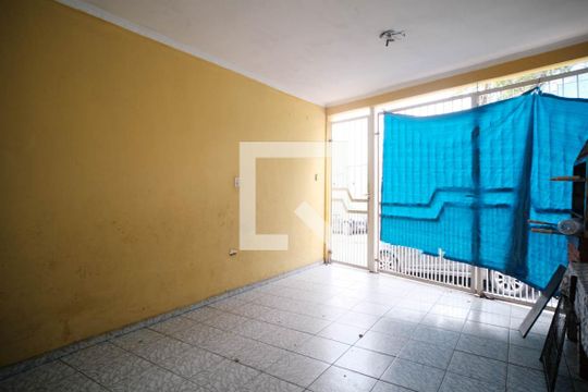 Garagem de casa à venda com 5 quartos, 200m² em Jardim Santo Antonio, São Paulo