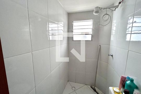 Banheiro de apartamento à venda com 2 quartos, 44m² em Jardim São Luis, Guarulhos