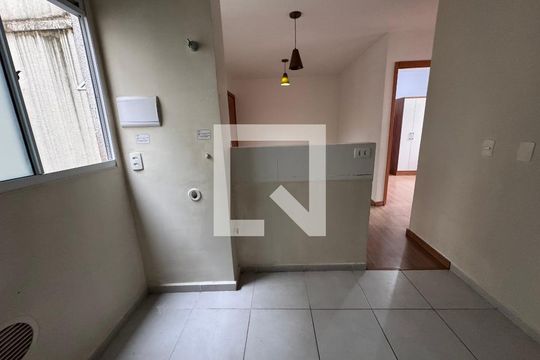 Cozinha de apartamento à venda com 2 quartos, 60m² em Feitoria, São Leopoldo