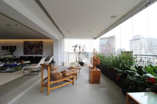Varanda de apartamento à venda com 3 quartos, 450m² em Itaim Bibi, São Paulo