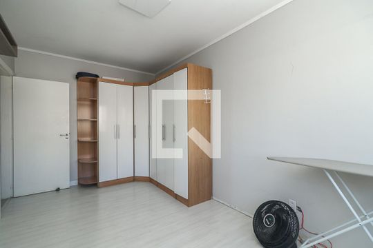Quarto de apartamento para alugar com 2 quartos, 63m² em São João, Porto Alegre