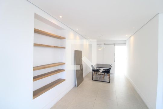 Sala 1 de casa para alugar com 4 quartos, 240m² em Interlagos, São Paulo