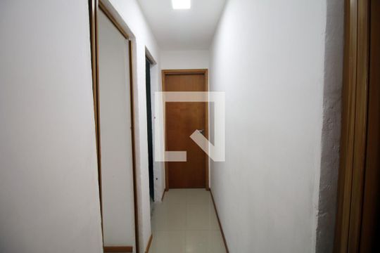 Corredor de apartamento à venda com 3 quartos, 65m² em Penha, Rio de Janeiro