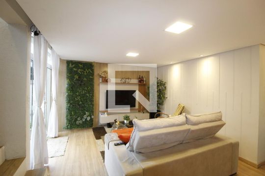 Sala 1 de casa à venda com 4 quartos, 340m² em Vila Ipiranga, Porto Alegre