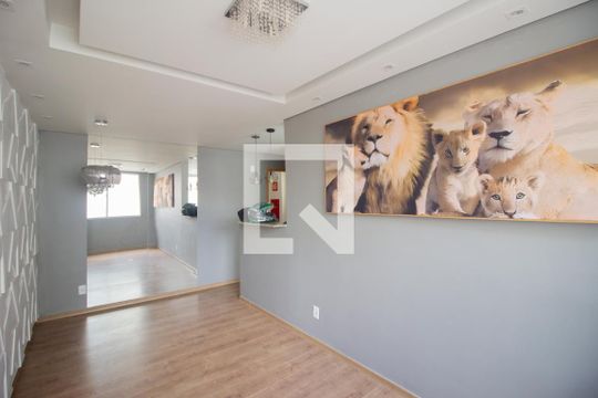 Sala de apartamento para alugar com 2 quartos, 50m² em Cabral, Contagem