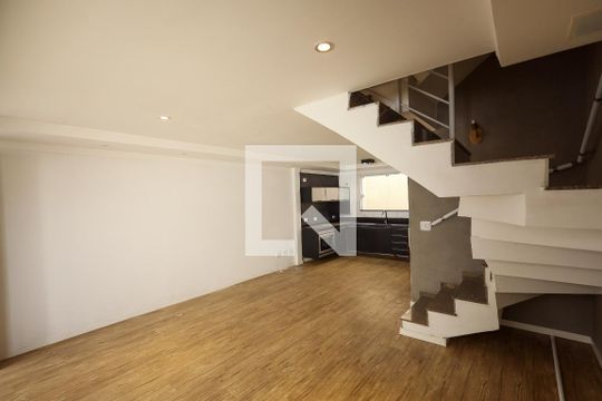 Sala  de casa de condomínio à venda com 3 quartos, 120m² em Vila do Castelo, São Paulo