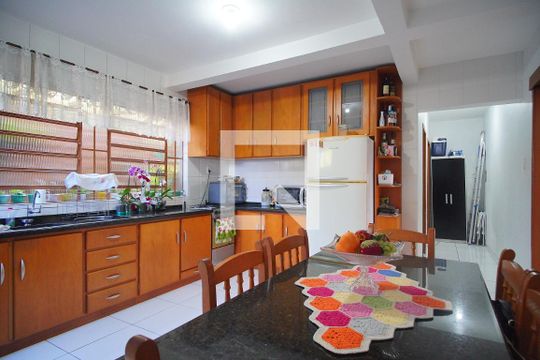 Cozinha de casa à venda com 4 quartos, 184m² em Rincão, Novo Hamburgo