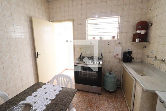 Cozinha de casa à venda com 2 quartos, 150m² em Bussocaba, Osasco