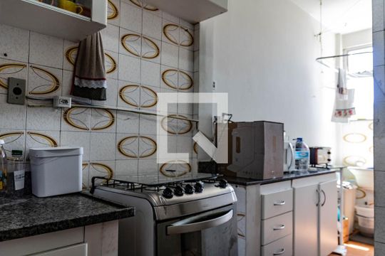 Cozinha de apartamento à venda com 2 quartos, 62m² em Calafate, Belo Horizonte